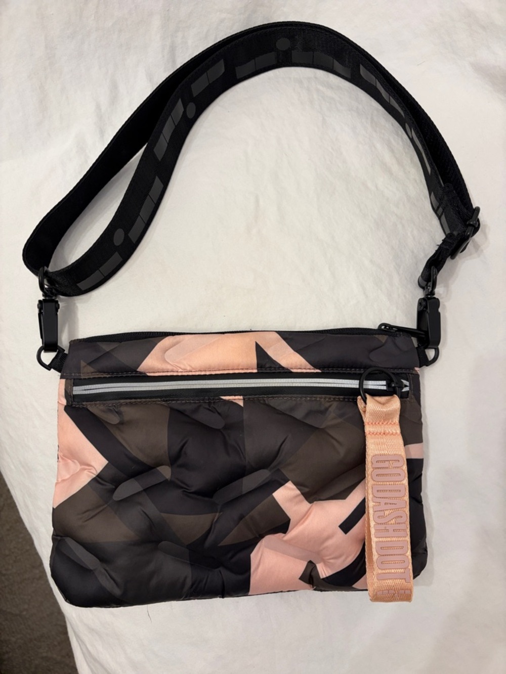 Go Dash Dot Crossbody Puffy Bag Black & Pink